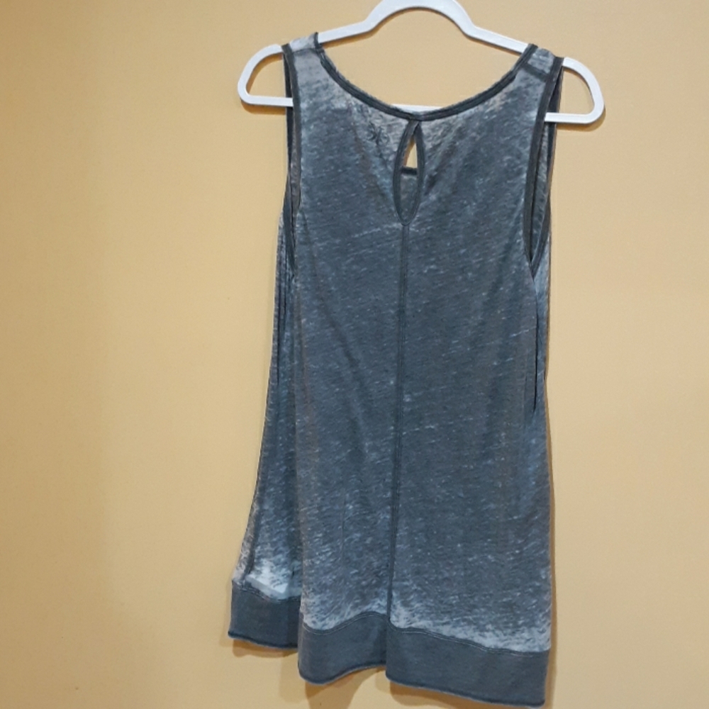 Calvin Klein workout tanktop - Picture 2 of 3